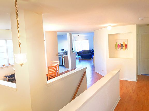 2nd image of 1044 E Wilson Ave