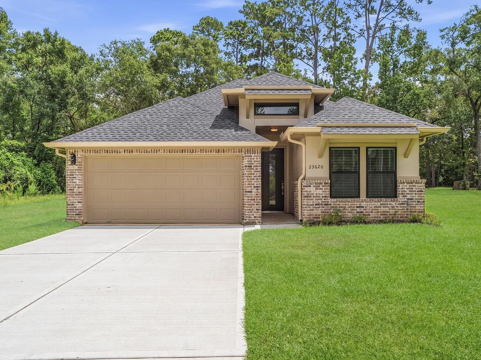4 bed, 3.0 bath, 1975 sqft, $2,850 — Photo 2
