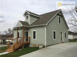 301 Highland Ave, Smithville, MO 64089