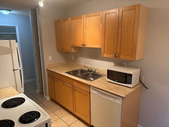4th image of 11224 116th St NW #102