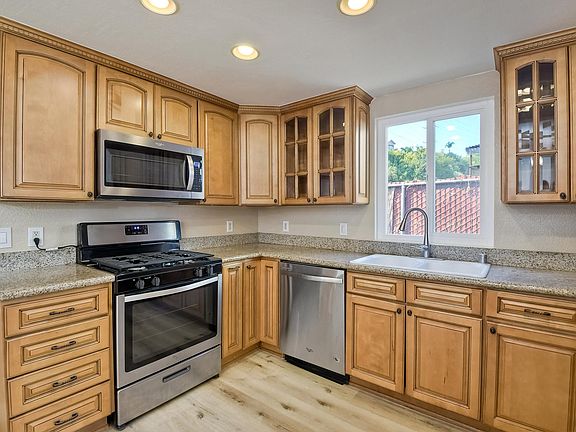 3rd image of 2402 Haller St