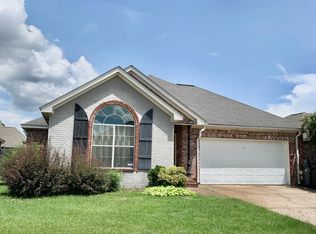 7 Beauregard Dr, Hattiesburg, MS 39402