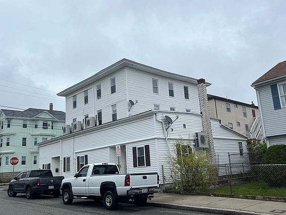 2nd image of 1017 Pine St