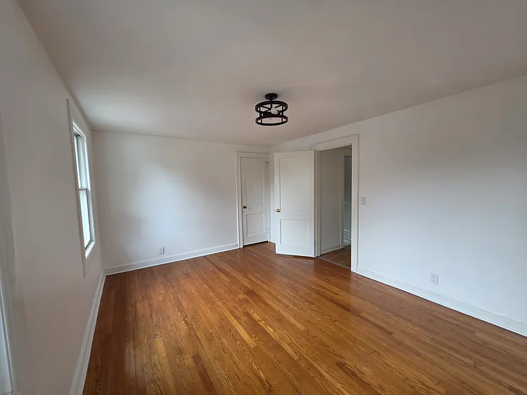 21 Stein Ave #2 — Photo 7