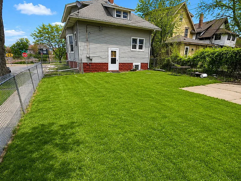 1624 Concordia Ave #1 — Photo 4