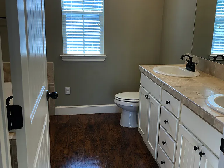 10603 Troy Ave — Photo 29