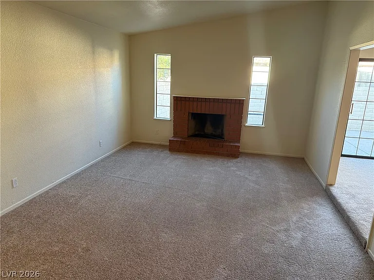 720 Sea Pines Ln — Photo 5