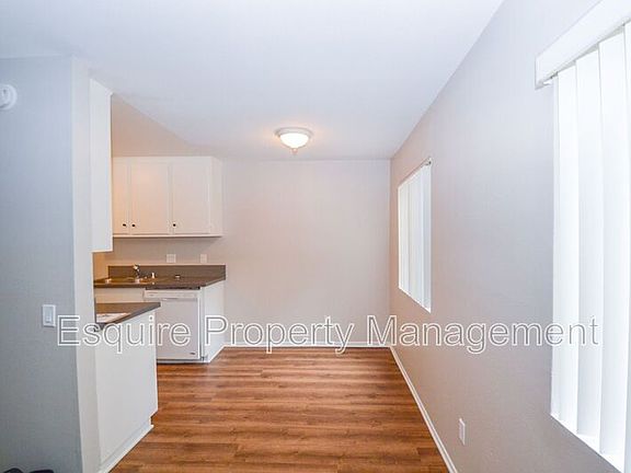 3rd image of 1920 Los Feliz Dr #1940Q