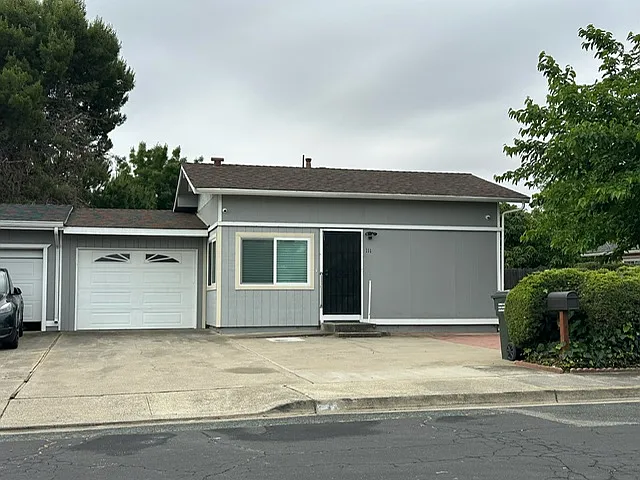 111 Francisco Villa Dr — Photo 1