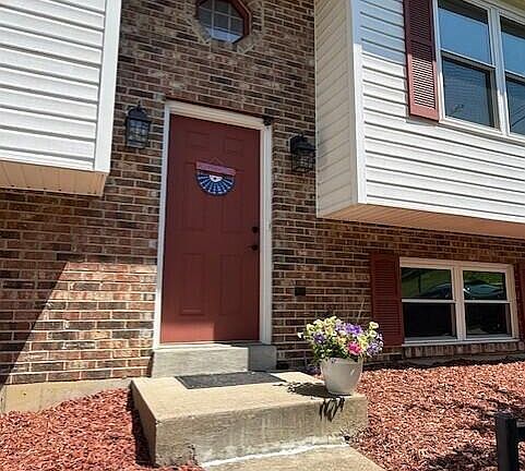 2nd image of 2640 Ridgecrest Ln
