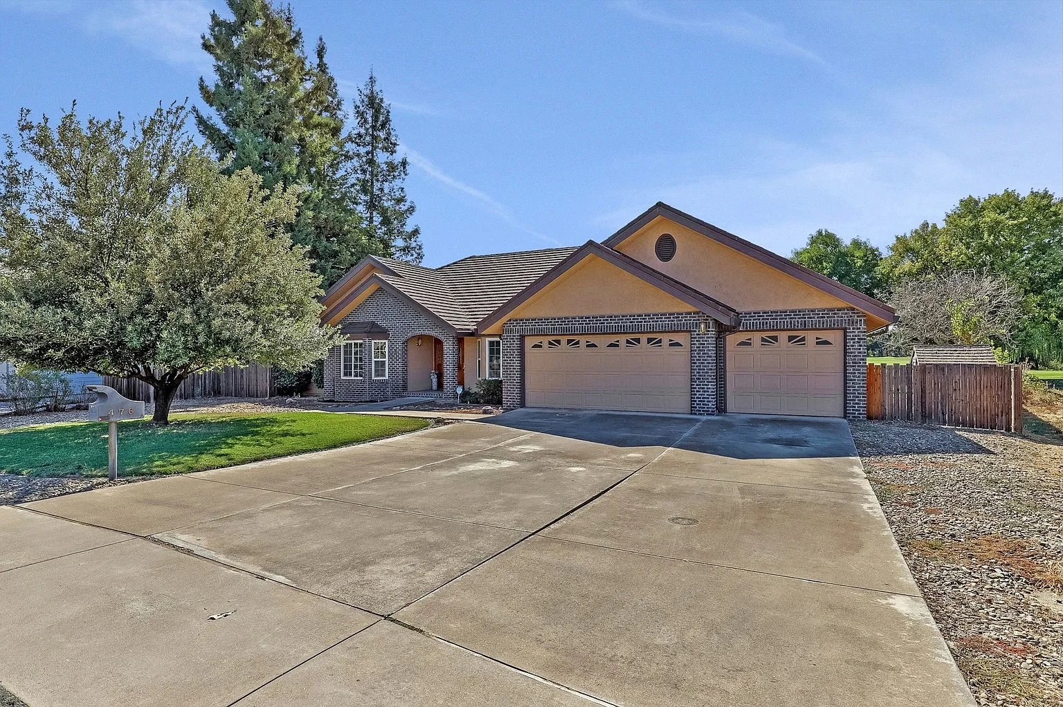 476 La Contenta Dr photo 1