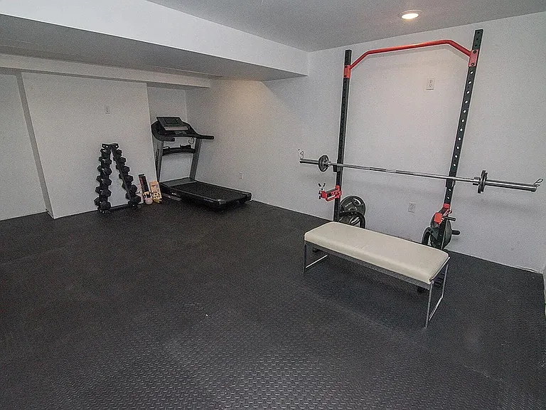 Full size Gym room in basement