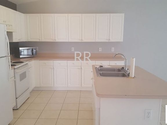 2nd image of 22282230 NE 6 St #2228