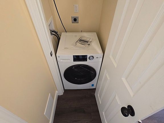 5th image of 920 N Church St #4