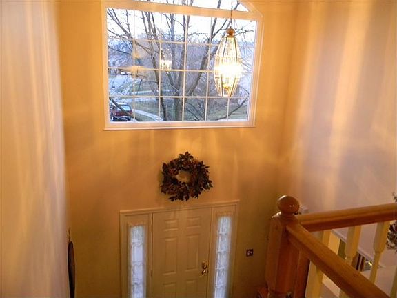 5th image of 615 Golf View Ct