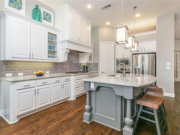 3rd image of 10804 Pedernales Falls Dr