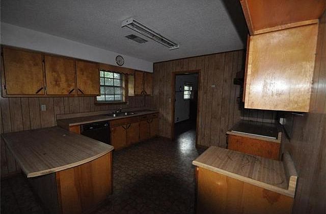 2nd image of 307 S High St