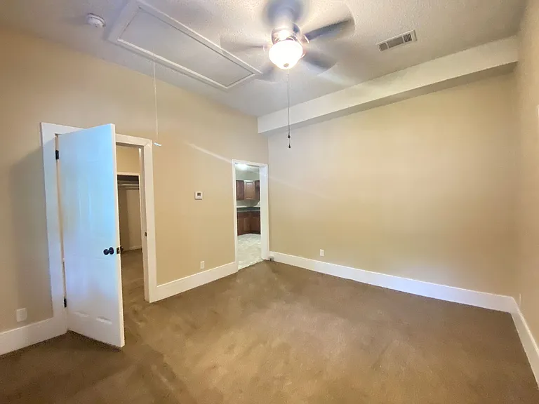 2115 S Pine St #B — Photo 4