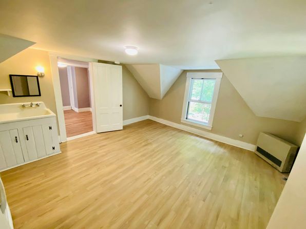 260 Lake St #6, Bristol, NH 03222