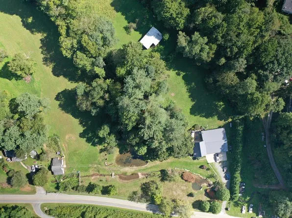 545 Long Branch Rd, Topton, NC 28781