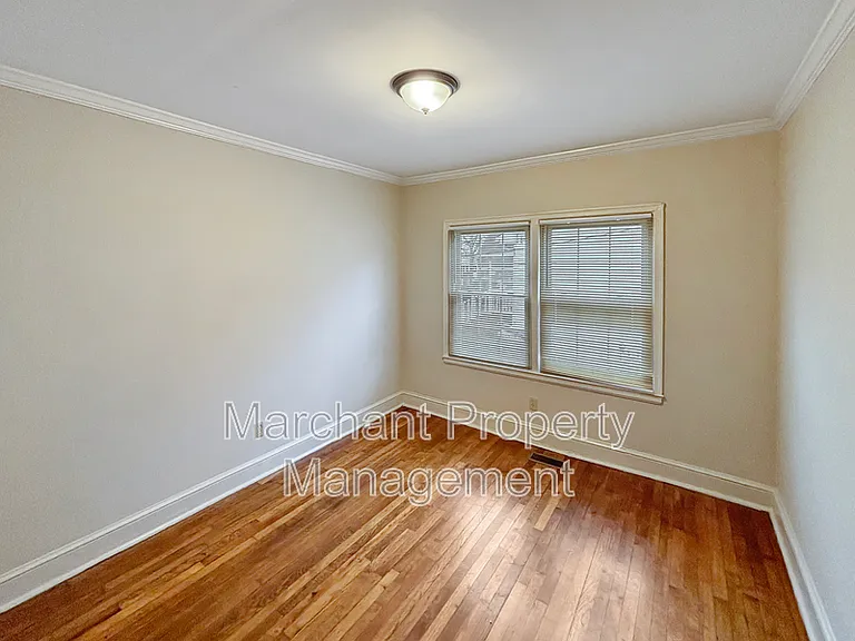 665 Ravenel St — Photo 10