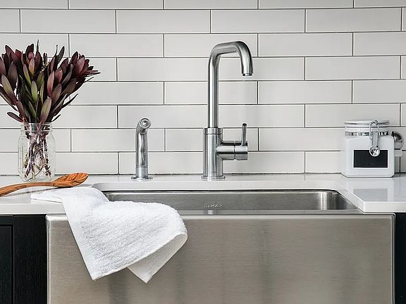 4th image of 535 W 43rd St S #15CC