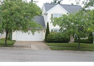 2nd image of 2207 S Sweetbriar Ct