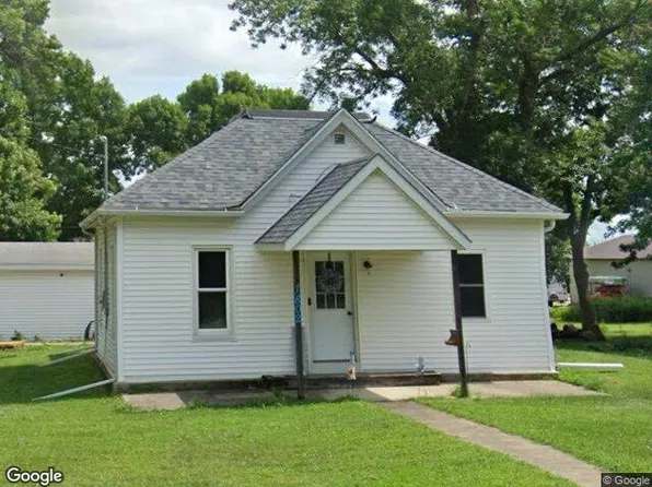 1802 Grand Ave, Emmetsburg, IA 50536