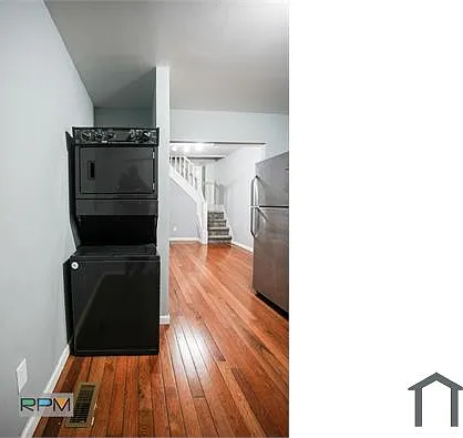 1912 Christian St — Photo 5