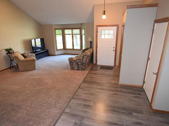 3rd image of 13831 Echo Park Ln