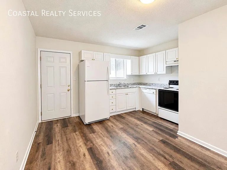 322 Pelham Rd #A — Photo 7