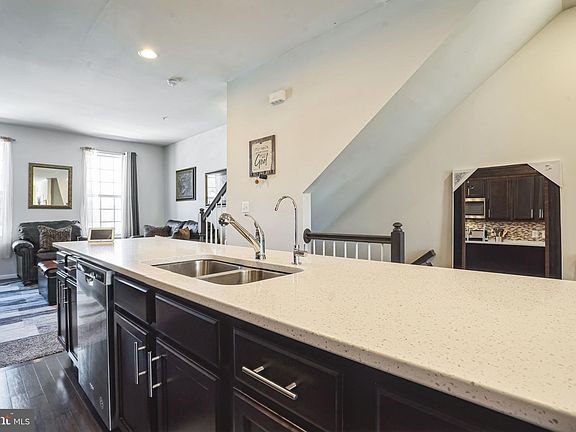 3rd image of 8181 Hollow Ct