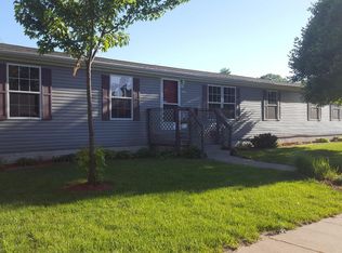 2104 Wallace St, Muscatine, IA 52761
