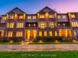 3215 Thomas St #4, Mississauga, ON L5M 0M2