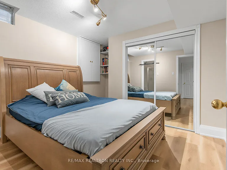 210 Westmount Blvd — Photo 32