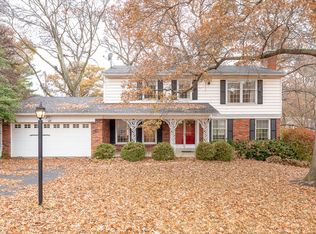 25 Flower Hill Ct, Saint Louis, MO 63122