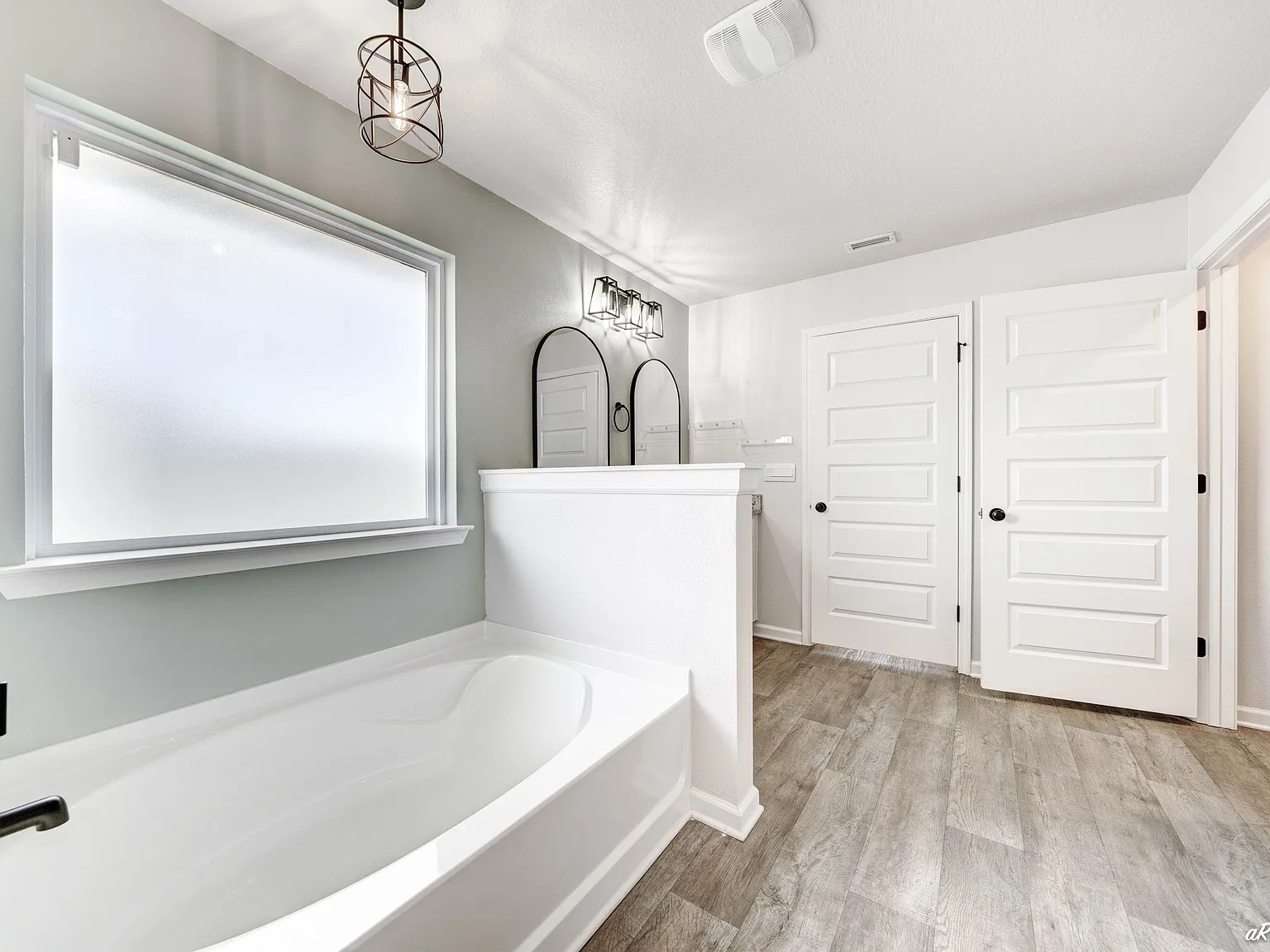 138 Ryder Lane - 1 — Photo 3