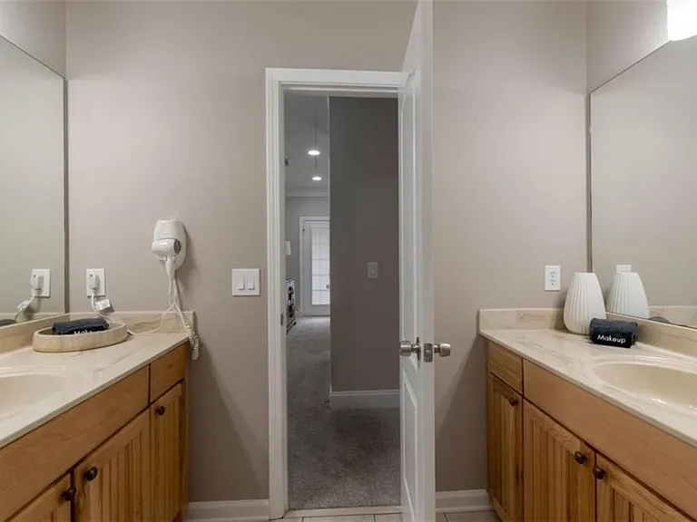100 Hardwood Ln — Photo 22