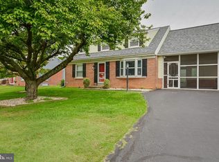 2137 Shaaron Dr, Lancaster, PA 17601