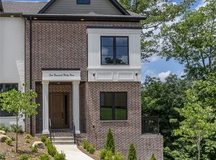 1039 NW A St, Bentonville, AR 72712