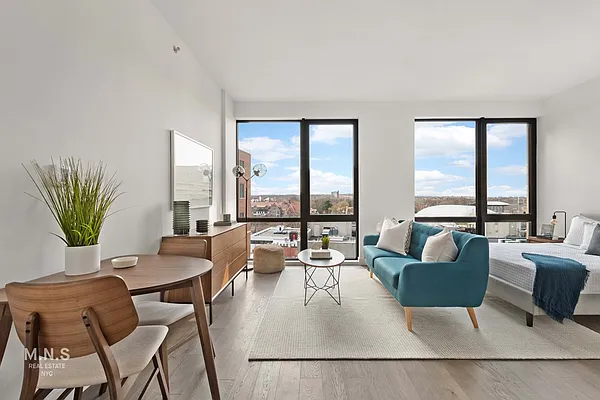 Sold by MNS | media 1