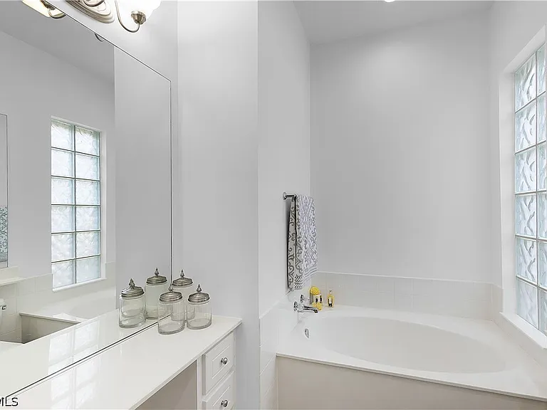 7983 Valentina Ct — Photo 35