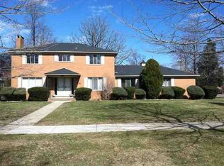 1000 Whittier Rd, Grosse Pointe, MI 48230