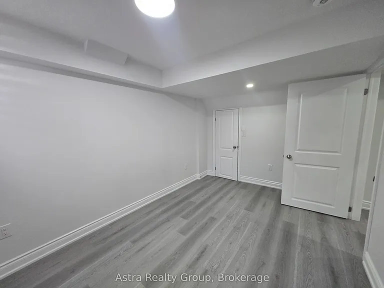 105 Coldwell Bay Cir — Photo 12