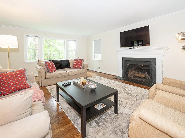 538 Conestoga Rd — Photo 7