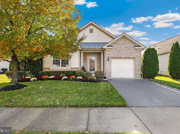 132 Stonehaven Ln, Hainesport, NJ 08036