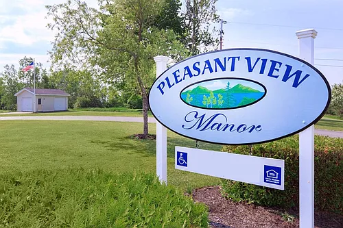 Pleasant View Manor Photo 1