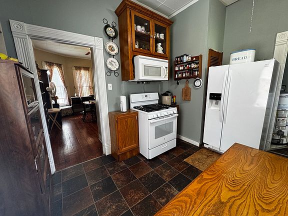 5th image of 507 W South St