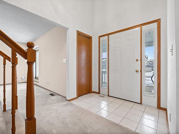 2nd image of 1401 NW Parkridge Pl