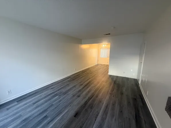 4466 University Ave APT 5, Riverside, CA 92501